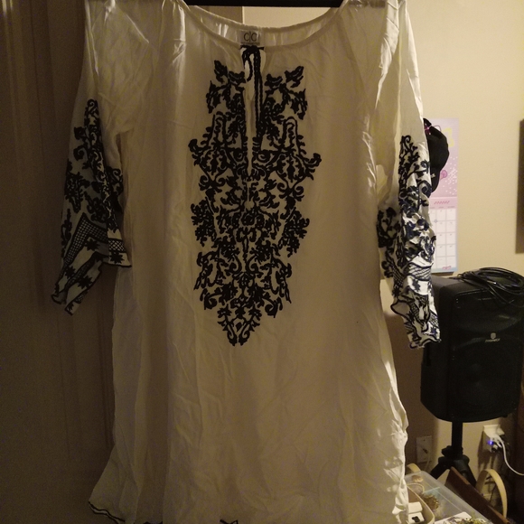 Striped Ruffle V-Neck Blouse - Picture 13 of 13